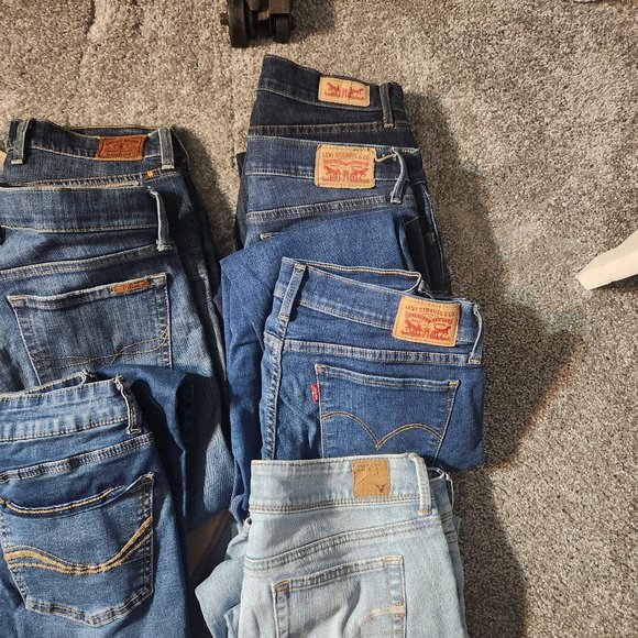 Various Pairs of  jeans - Picture 3 of 6